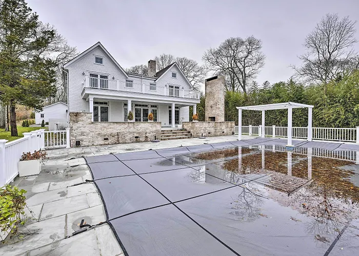 Shelter Island Retreat W/ Outdoor Pool!